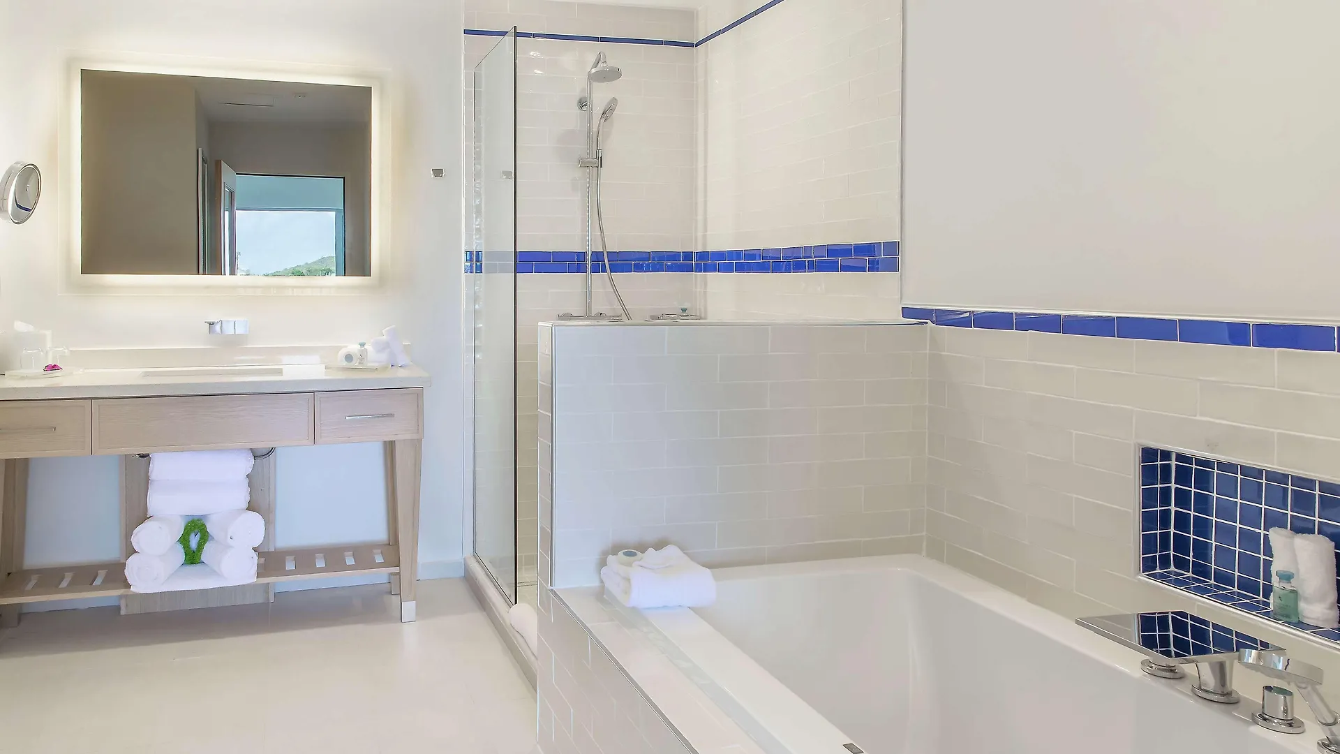 Harbor Club St Lucia Curio Collection By Hilton Hotel Rodney Bay